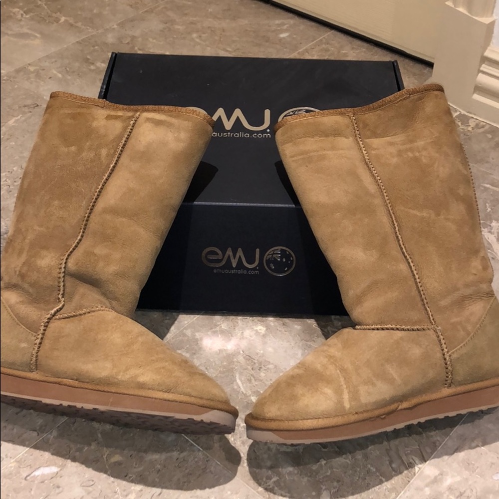 Women’s Emu Stinger HI Sheepskin Boots (10)